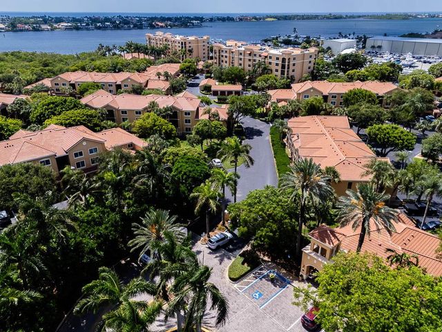 500 Scotia Drive 302, Hypoluxo, FL 33462
