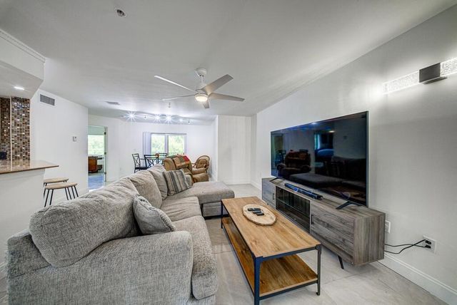 500 Scotia Drive 302, Hypoluxo, FL 33462