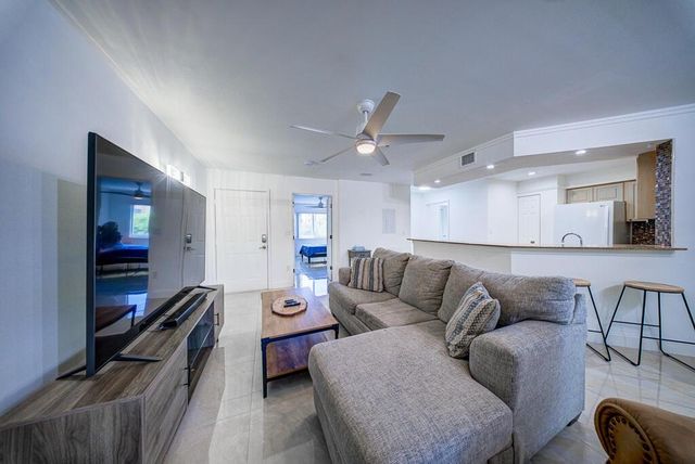 500 Scotia Drive 302, Hypoluxo, FL 33462