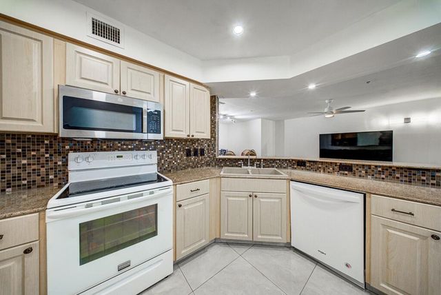 500 Scotia Drive 302, Hypoluxo, FL 33462