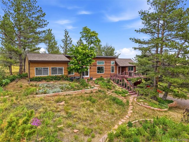 6967 Fairways Drive, Longmont, CO 80503