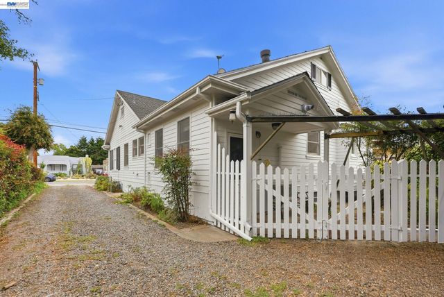 770 Grove Way, Hayward, CA 94541
