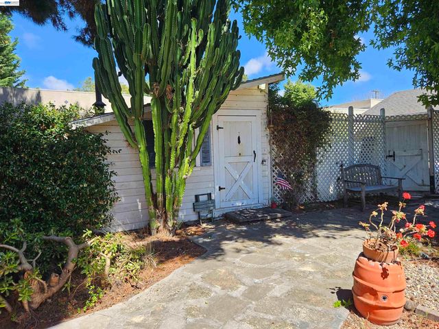 770 Grove Way, Hayward, CA 94541