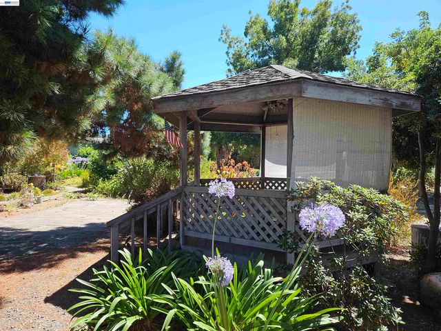 770 Grove Way, Hayward, CA 94541