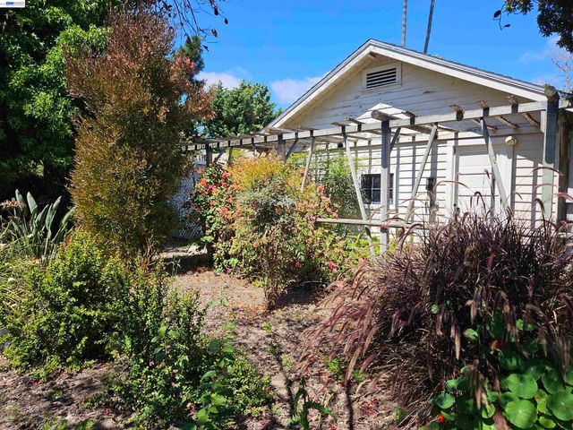 770 Grove Way, Hayward, CA 94541