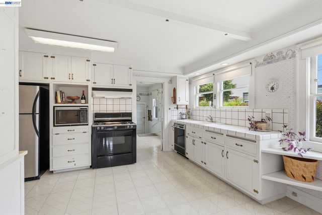 770 Grove Way, Hayward, CA 94541