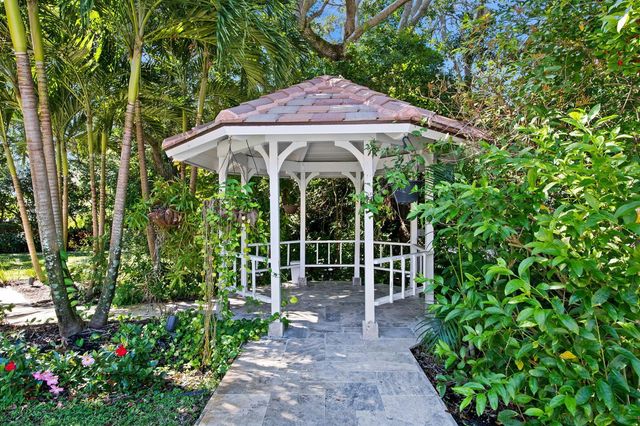 17888 Fieldbrook Circle W, Boca Raton, FL 33496