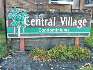 709 W Central Road C5, Mount Prospect, IL 60056