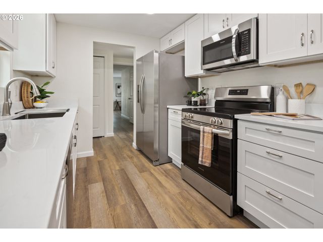297 Se ARLENE Ave, Salem, OR 97302