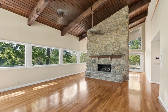 179 Clifftop Dr, Hendersonville, TN 37075