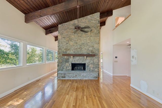 179 Clifftop Dr, Hendersonville, TN 37075