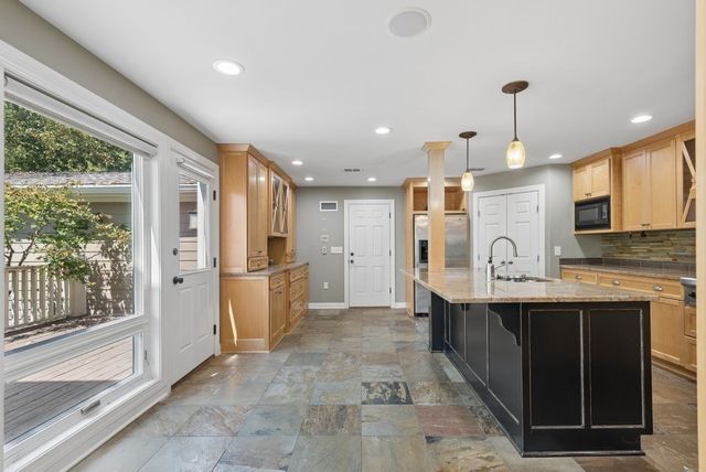 179 Clifftop Dr, Hendersonville, TN 37075