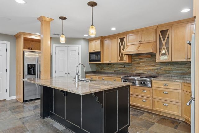 179 Clifftop Dr, Hendersonville, TN 37075