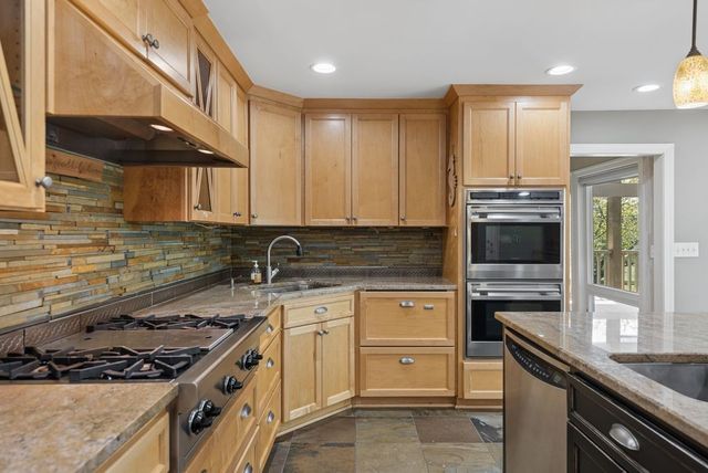 179 Clifftop Dr, Hendersonville, TN 37075