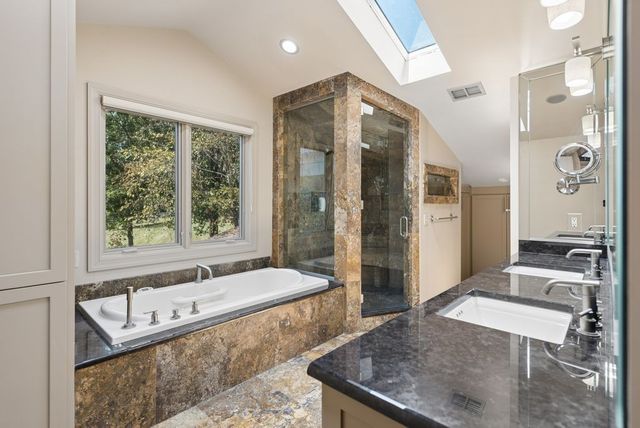 179 Clifftop Dr, Hendersonville, TN 37075