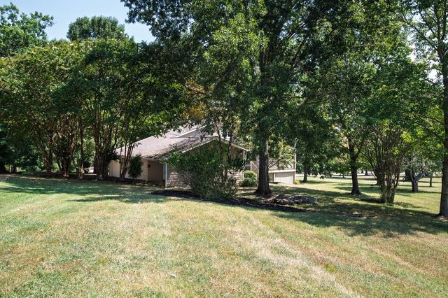 179 Clifftop Dr, Hendersonville, TN 37075