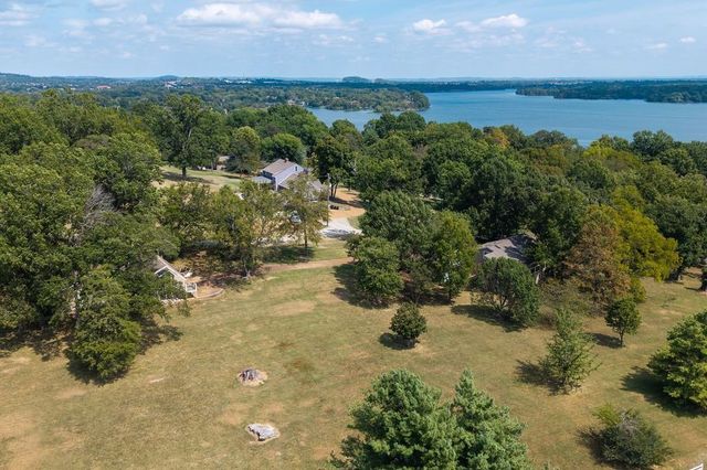 179 Clifftop Dr, Hendersonville, TN 37075