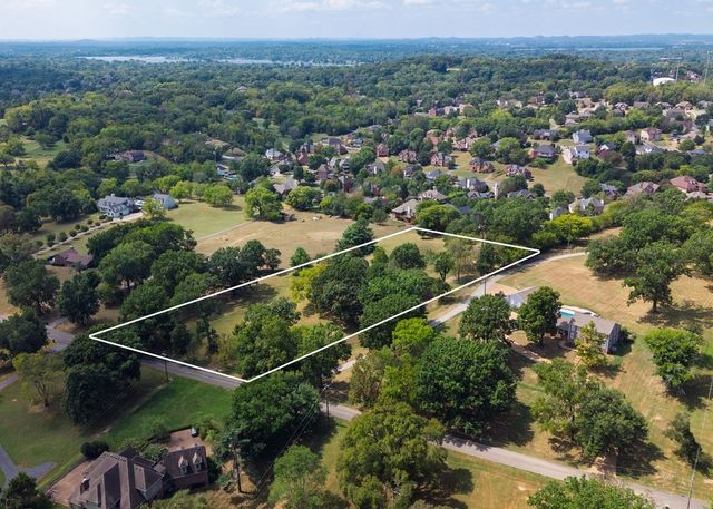 179 Clifftop Dr, Hendersonville, TN 37075