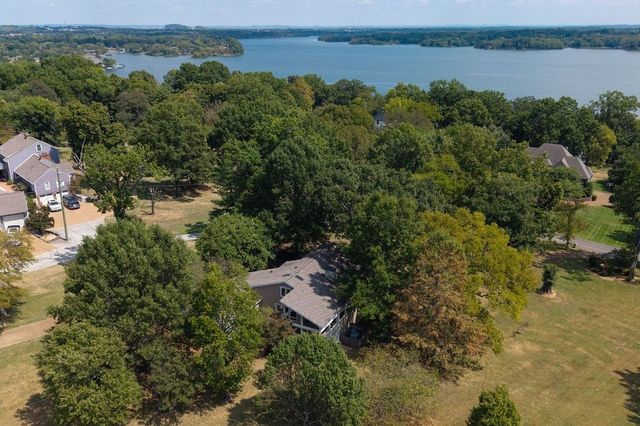 179 Clifftop Dr, Hendersonville, TN 37075