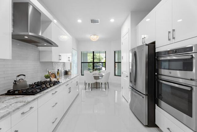 5603 Delacroix Terrace, Palm Beach Gardens, FL 33418