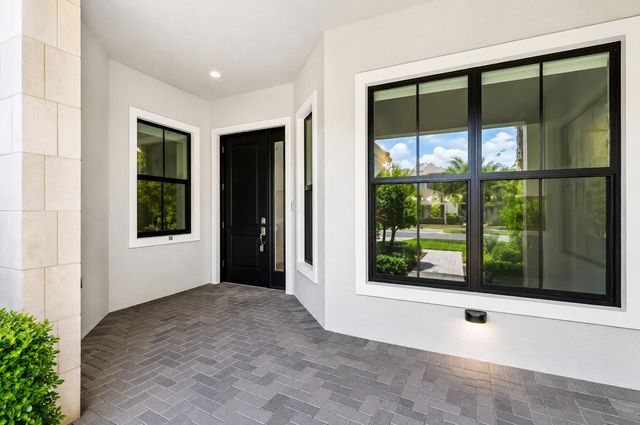 5603 Delacroix Terrace, Palm Beach Gardens, FL 33418
