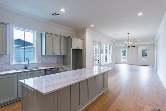 7644 Jeter Dr, Baton Rouge, LA 70817