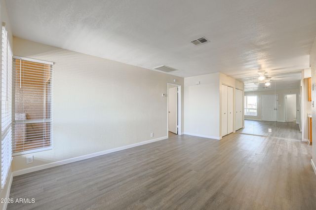 501 W HONONEGH Drive 6, Phoenix, AZ 85027