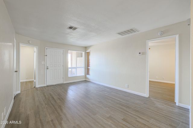 501 W HONONEGH Drive 6, Phoenix, AZ 85027