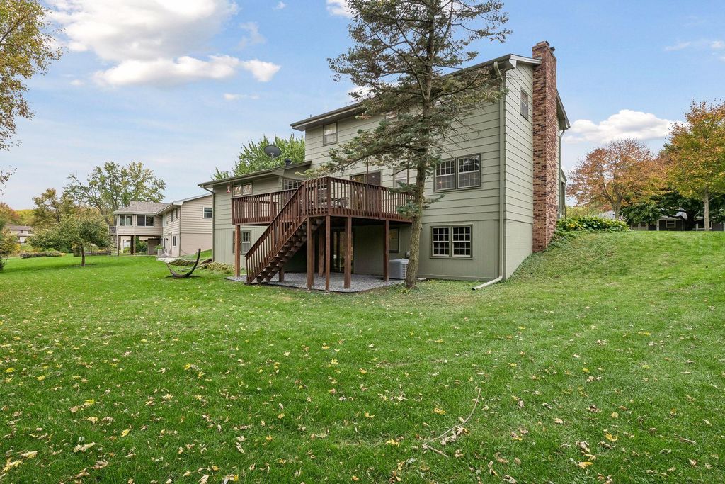 2060 Kelly Drive, Golden Valley, MN 55427 — photo 2