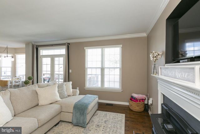 334 CALMES ST, Charles Town, WV 25414