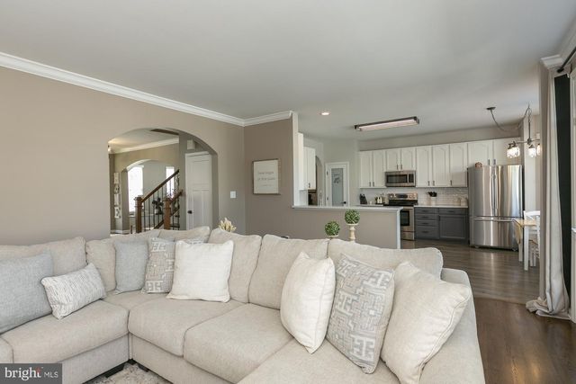 334 CALMES ST, Charles Town, WV 25414