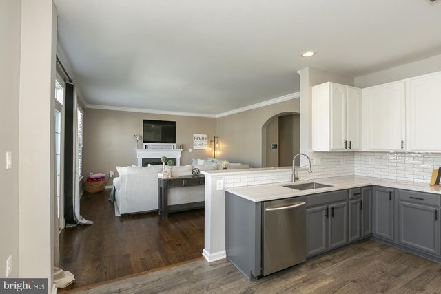 334 CALMES ST, Charles Town, WV 25414