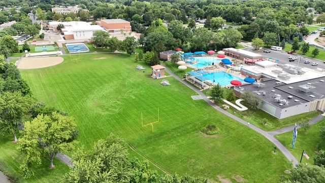 190 S Circle Avenue, Bloomingdale, IL 60108