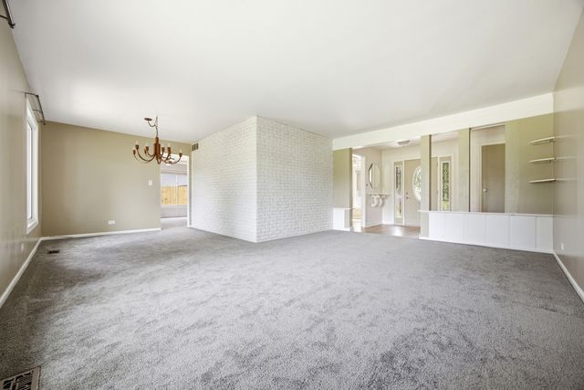190 S Circle Avenue, Bloomingdale, IL 60108