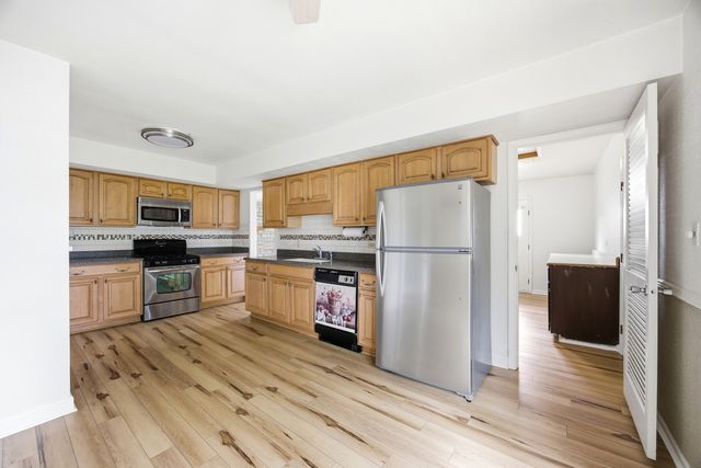 190 S Circle Avenue, Bloomingdale, IL 60108