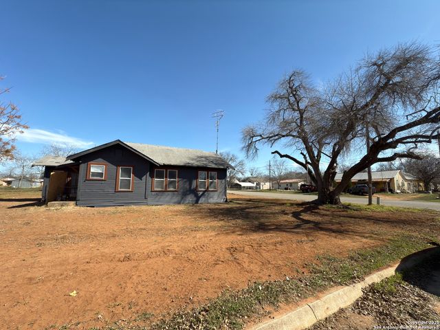 505 rio grande, Pearsall, TX 78061