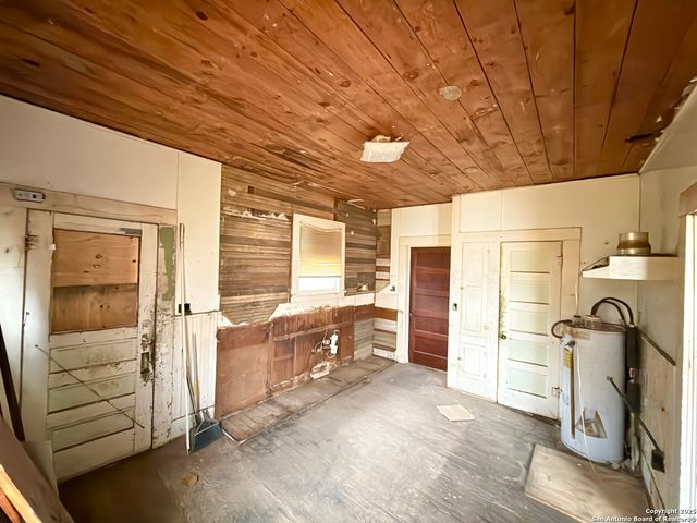 505 rio grande, Pearsall, TX 78061