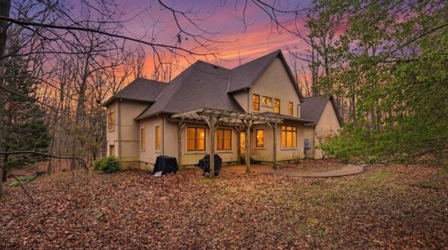 921 Poplar Pl, Monteagle, TN 37356