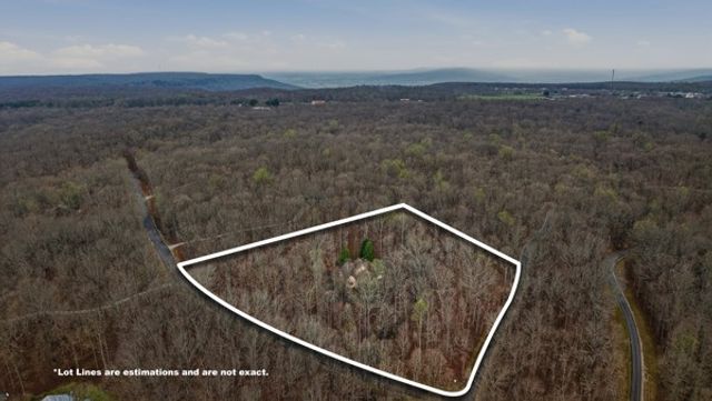 921 Poplar Pl, Monteagle, TN 37356