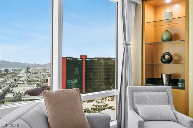 2000 North Fashion Show Drive 5612, Las Vegas, NV 89109