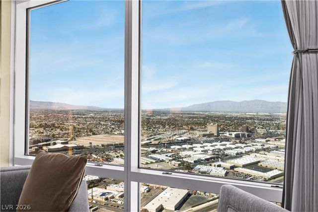 2000 North Fashion Show Drive 5612, Las Vegas, NV 89109