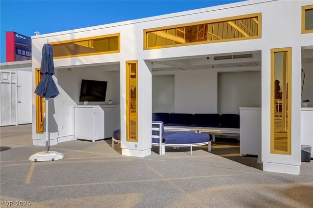 2000 North Fashion Show Drive 5612, Las Vegas, NV 89109