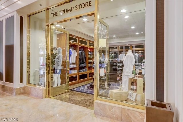 2000 North Fashion Show Drive 5612, Las Vegas, NV 89109