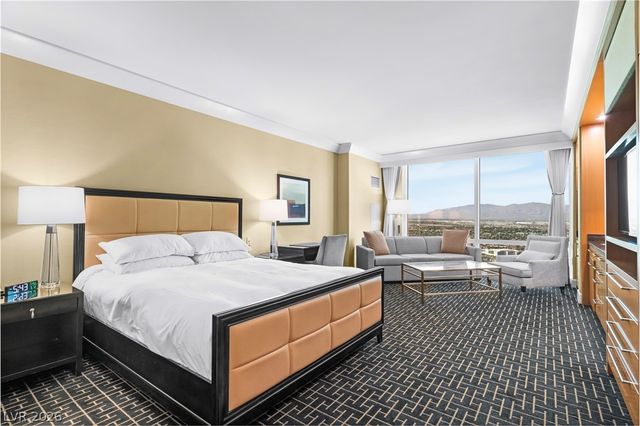 2000 North Fashion Show Drive 5612, Las Vegas, NV 89109