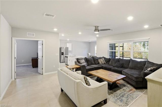 108 Castile CT, Punta Gorda, FL 33983