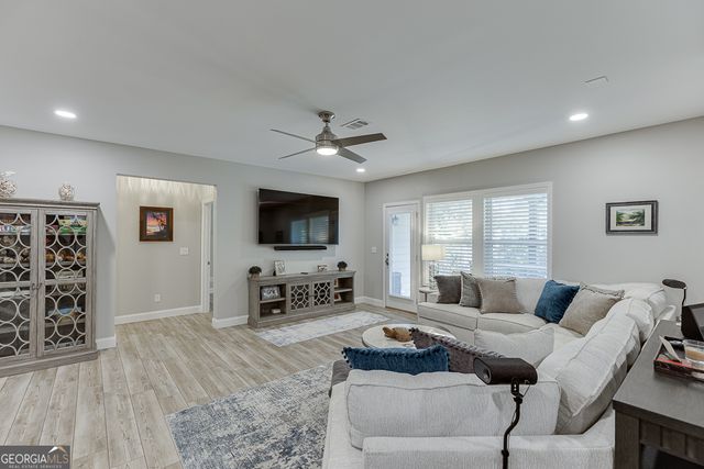 5188 Watchmans Cove, Gainesville, GA 30504