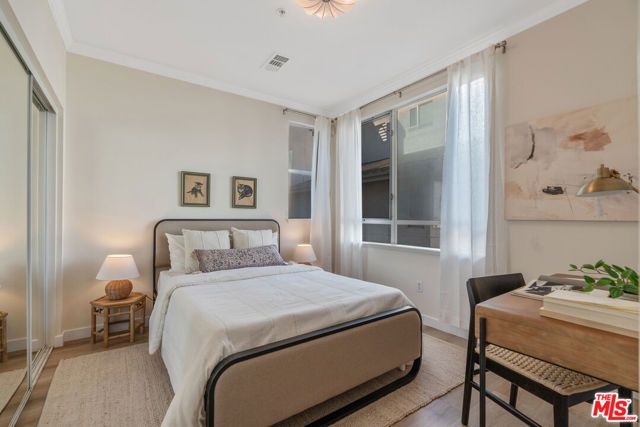 6400 Crescent Parkway 206, Los Angeles, CA 90094