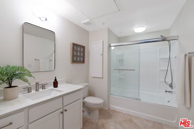 6400 Crescent Parkway 206, Los Angeles, CA 90094