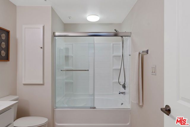 6400 Crescent Parkway 206, Los Angeles, CA 90094