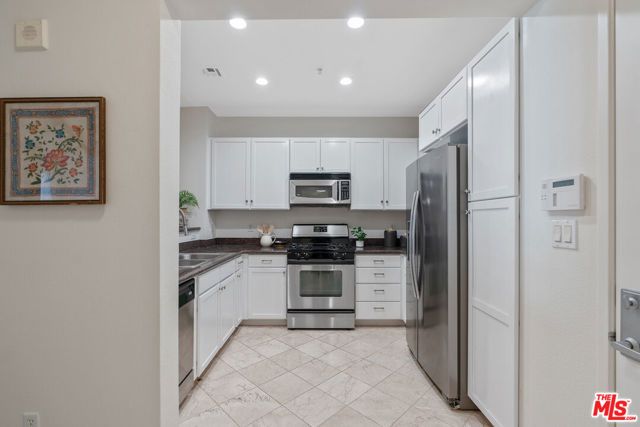 6400 Crescent Parkway 206, Los Angeles, CA 90094